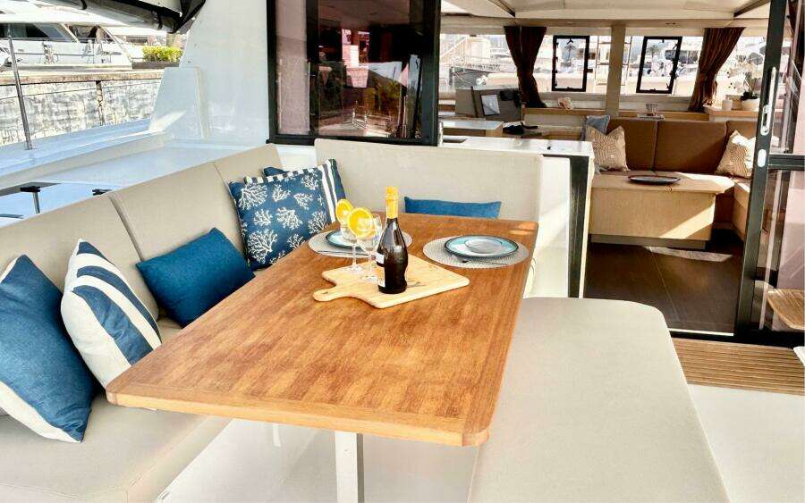 2023 Fountaine Pajot Astrea 42