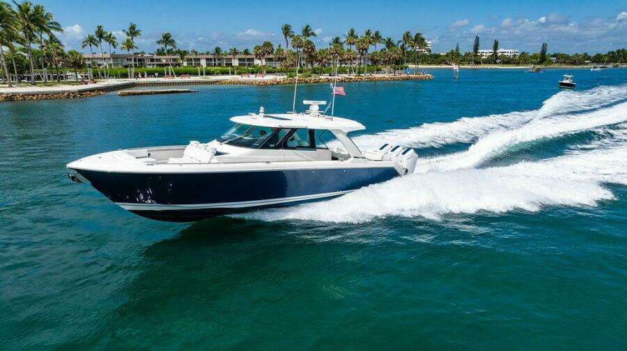 2025 Tiara Yachts 48 LS
