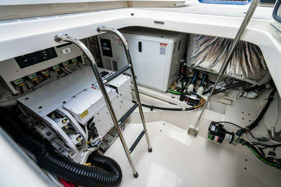 2025 Tiara Yachts 48 LS