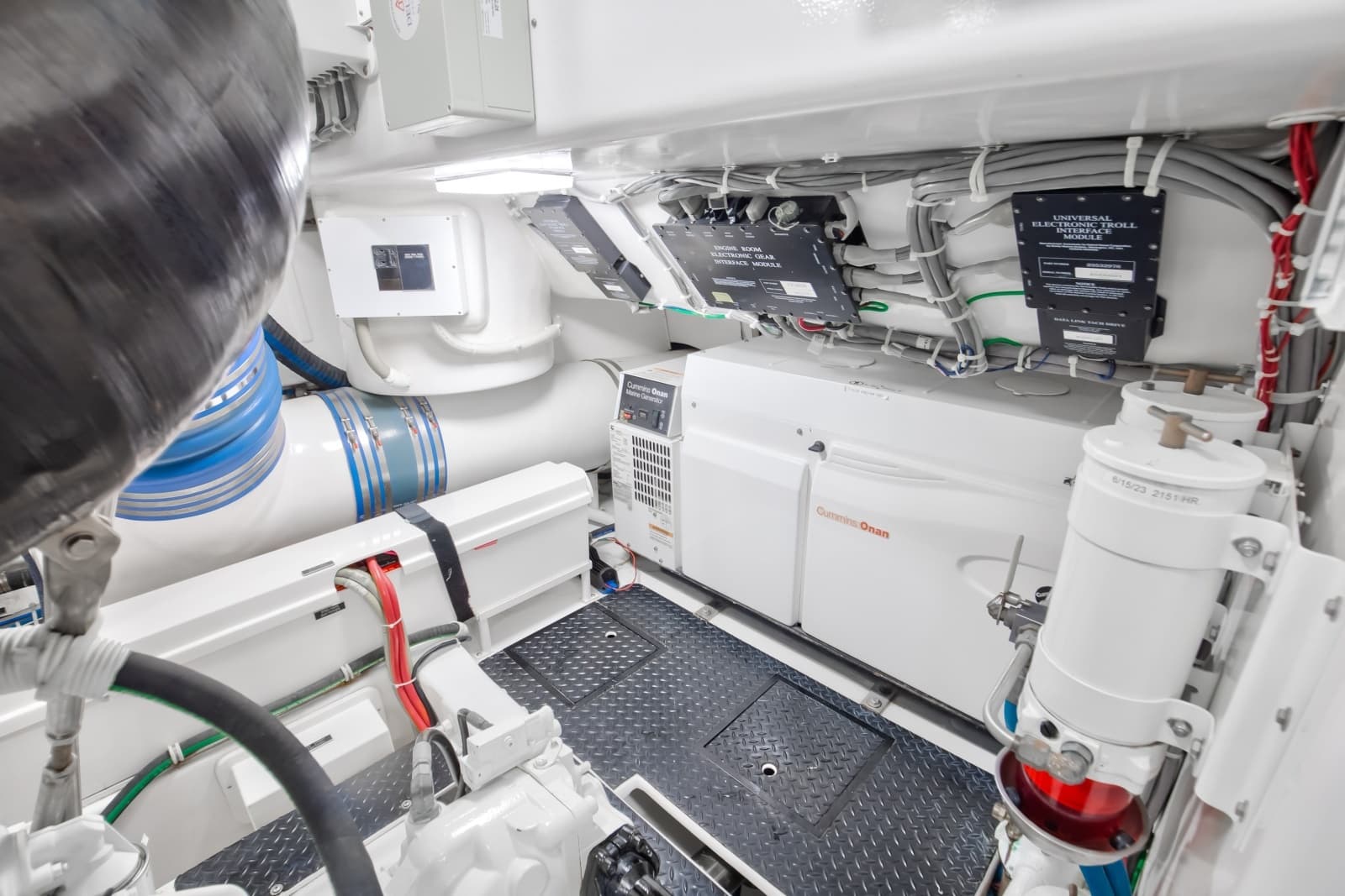 Viking 82 - Done Deal - Engine Room