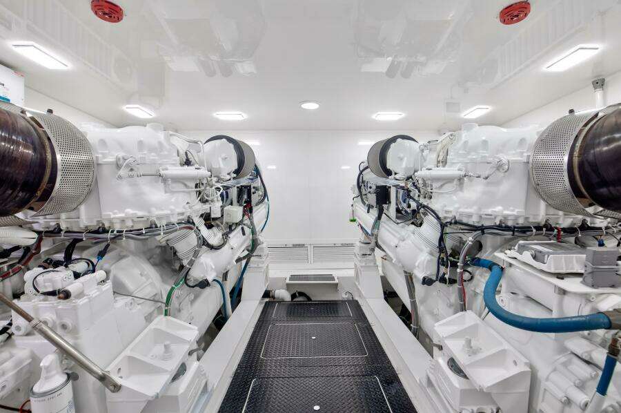 2010 Viking 82 Convertible