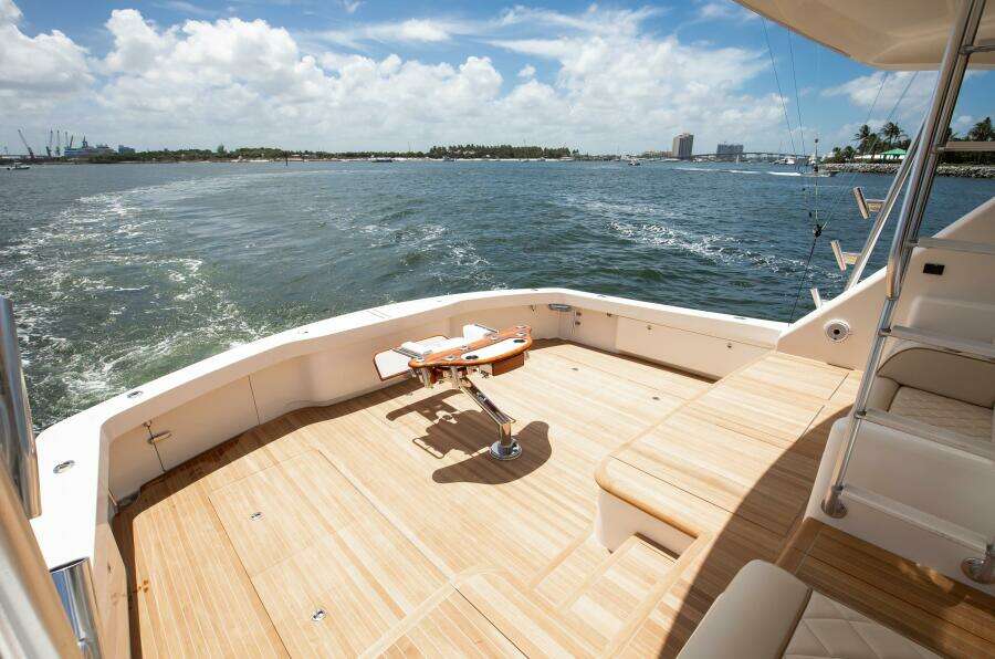 2010 Viking 82 Convertible