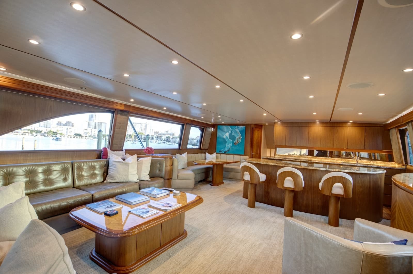 Viking 82 - Done Deal - Salon