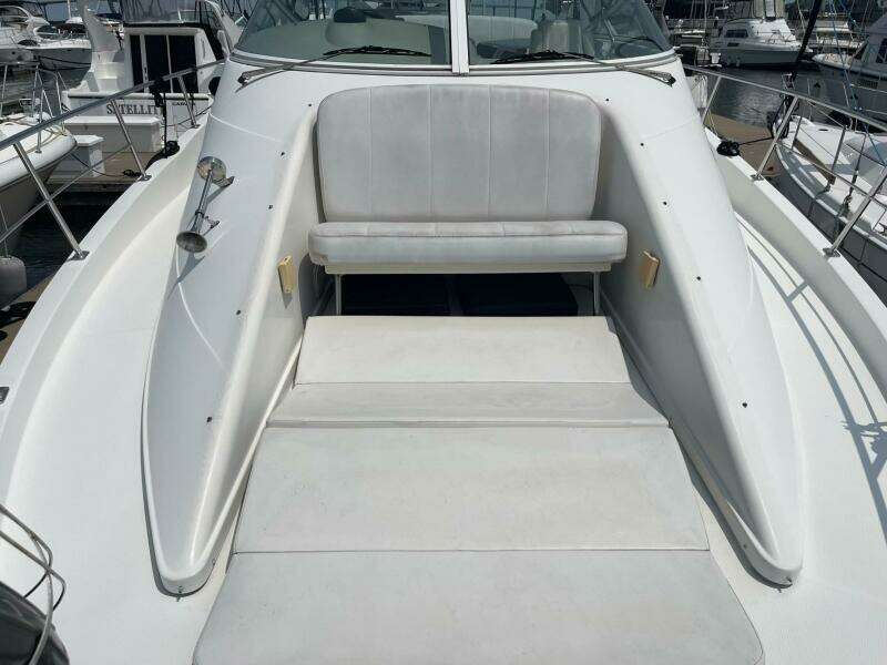 2006 Carver 36 Mariner