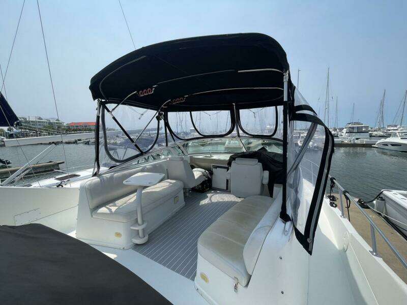 2006 Carver 36 Mariner