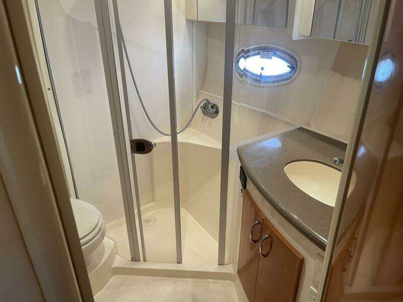 2006 Carver 36 Mariner