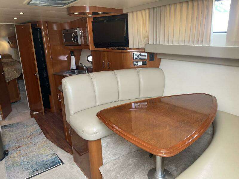 2006 Carver 36 Mariner