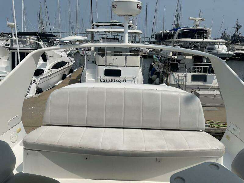 2006 Carver 36 Mariner