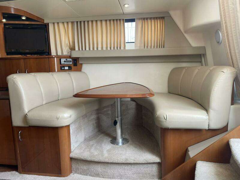 2006 Carver 36 Mariner