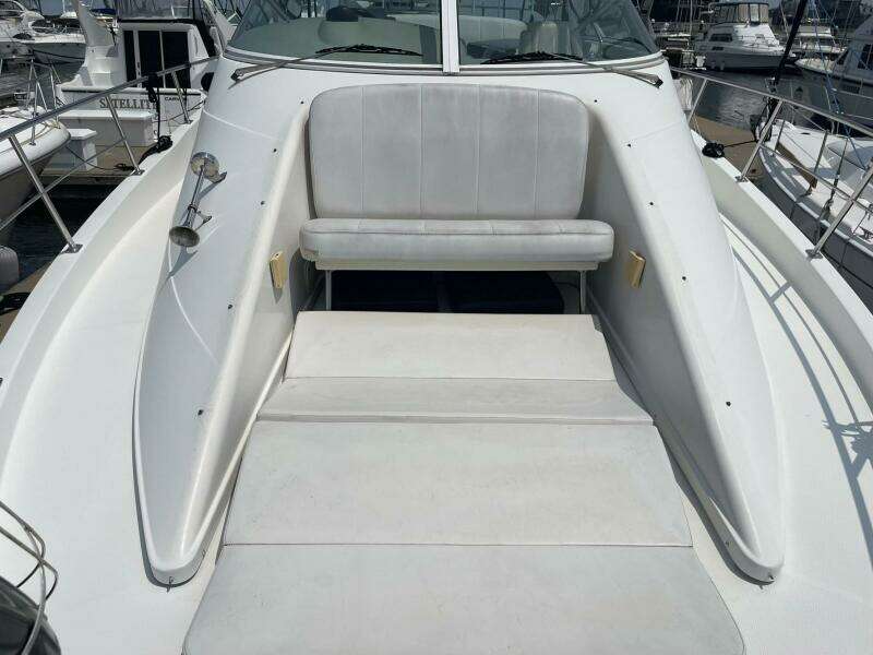 2006 Carver 36 Mariner