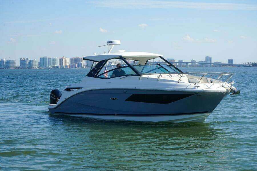 2023 Sea Ray 320 Sundancer Outboard