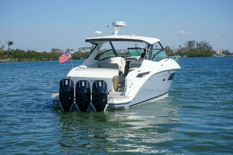 2023 Sea Ray 320 Sundancer Outboard