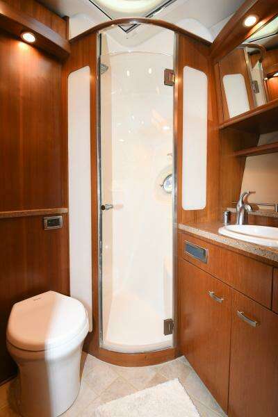 2008 58 Tiara Yachts Sovran - Dreamscape - VIP Stateroom Head