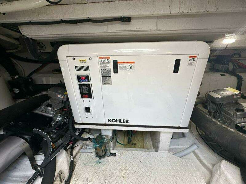 2015 Cruisers Yachts Cantius