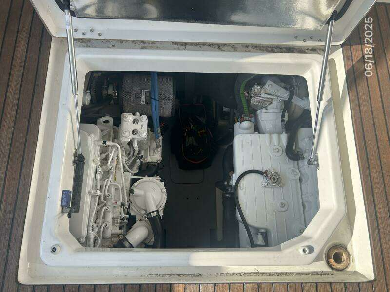 42' Prestige engine room access1