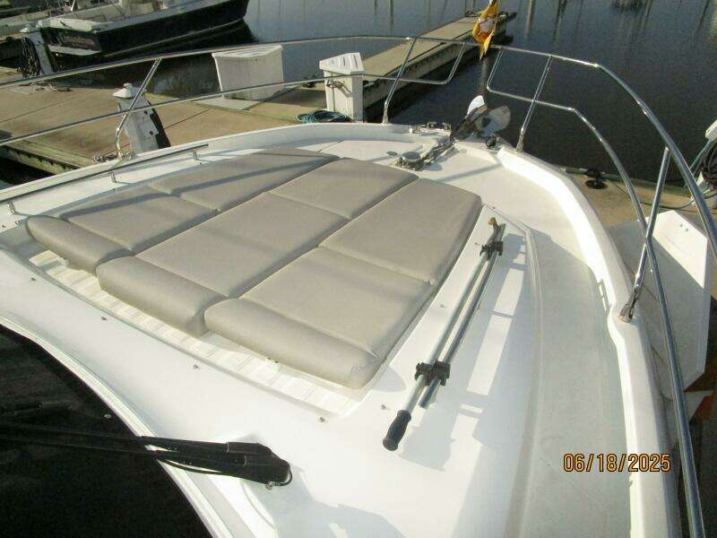 42' Prestige foredeck1