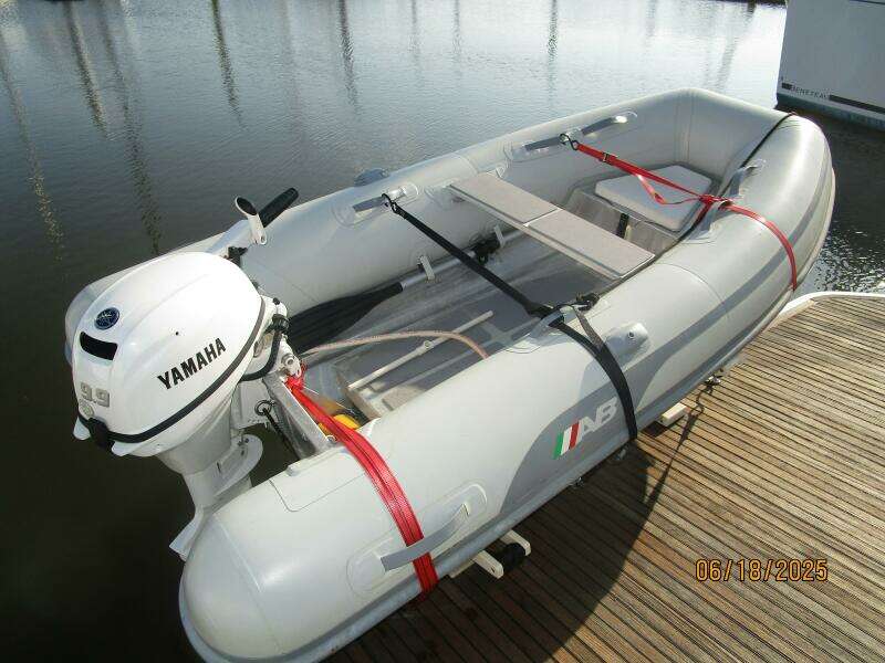 42' Prestige tender3