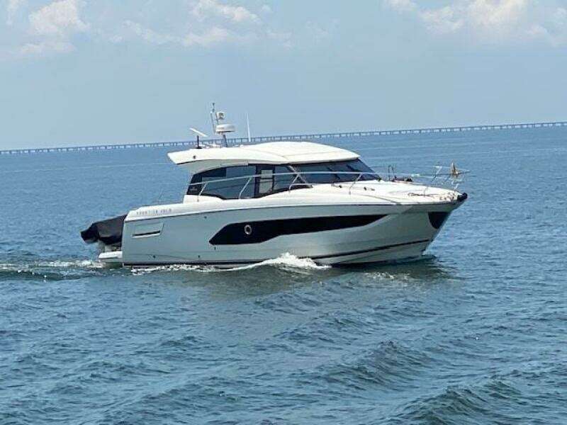 42' Prestige starboard forward profile2