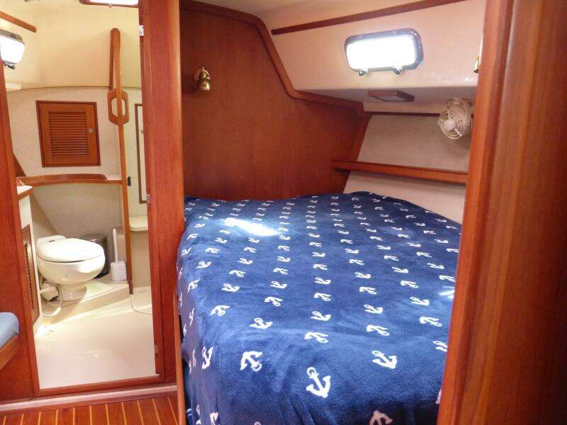 2000 Island Packet 420