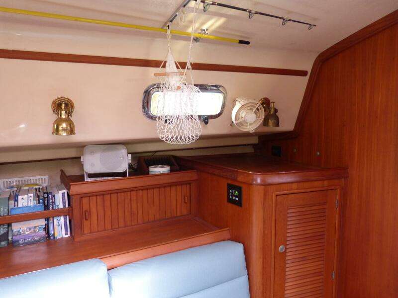 2000 Island Packet 420