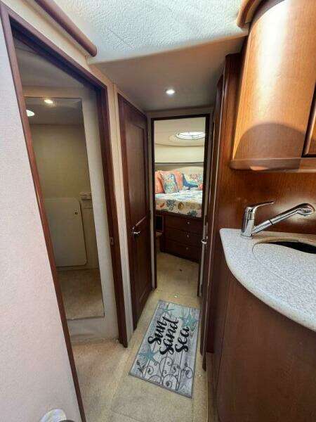 34c Silverton companion way 