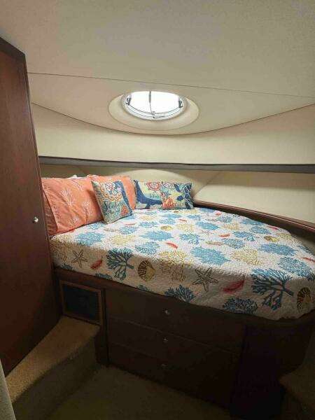 34c Silverton forward master stateroom 2