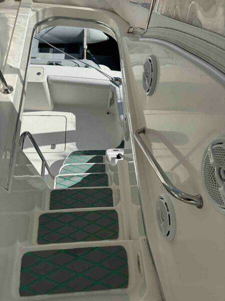 34c Silverton molded-in stairs to aftdeck 