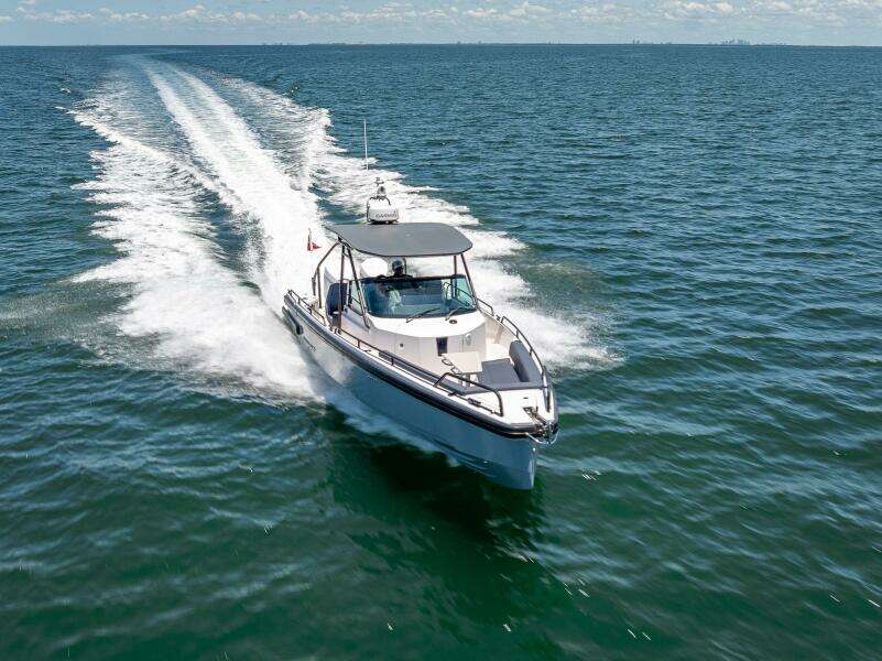 2022 Axopar 28 T-Top Brabus