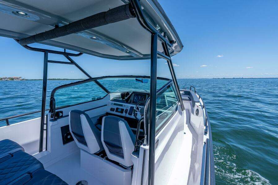 2022 Axopar 28 T-Top Brabus