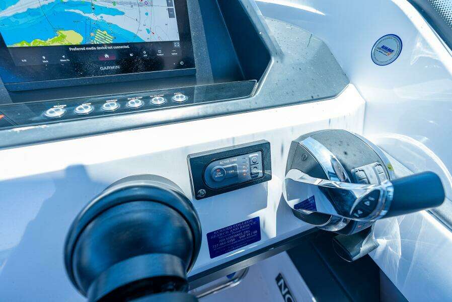 2022 Axopar 28 T-Top Brabus