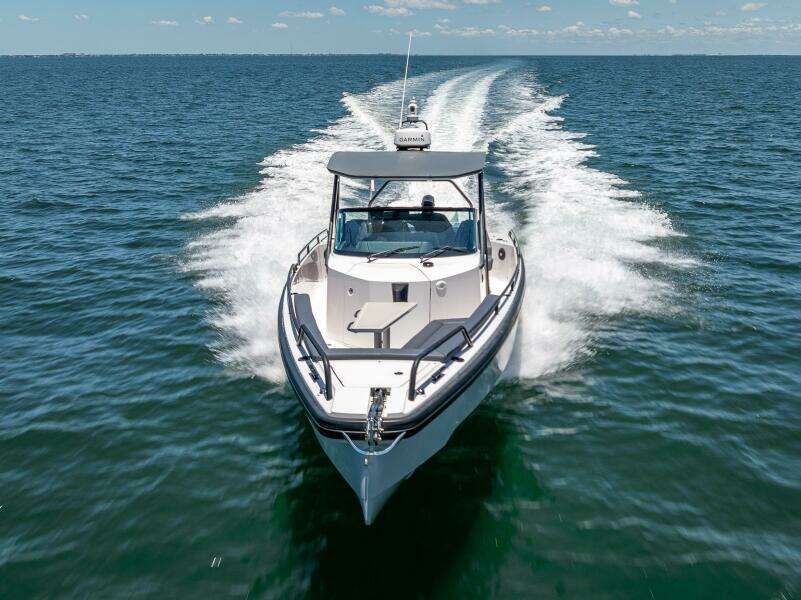 2022 Axopar 28 T-Top Brabus