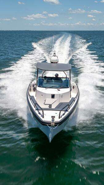 2022 Axopar 28 T-Top Brabus