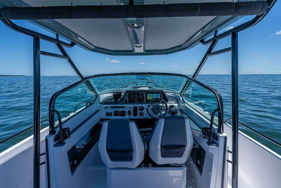 2022 Axopar 28 T-Top Brabus