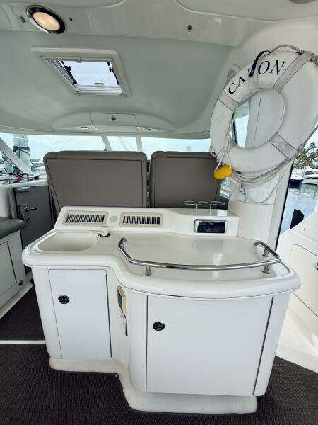 2003 Sea Ray 480 Motor Yacht