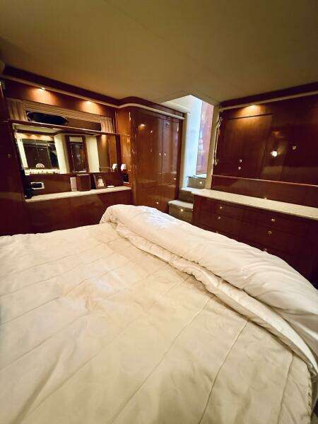 2003 Sea Ray 480 Motor Yacht