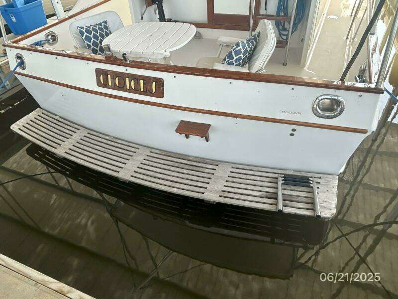36' Grand Banks swimplatform