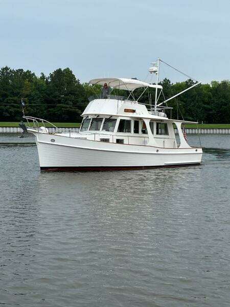 36' Grand Banks port forward profile