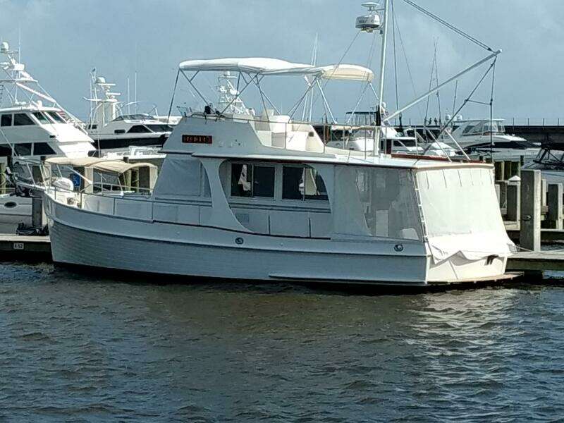 36' Grand Banks port aft profile2