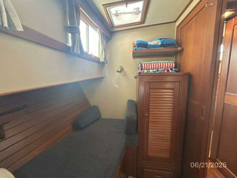 36' Grand Banks guest stateroom forward