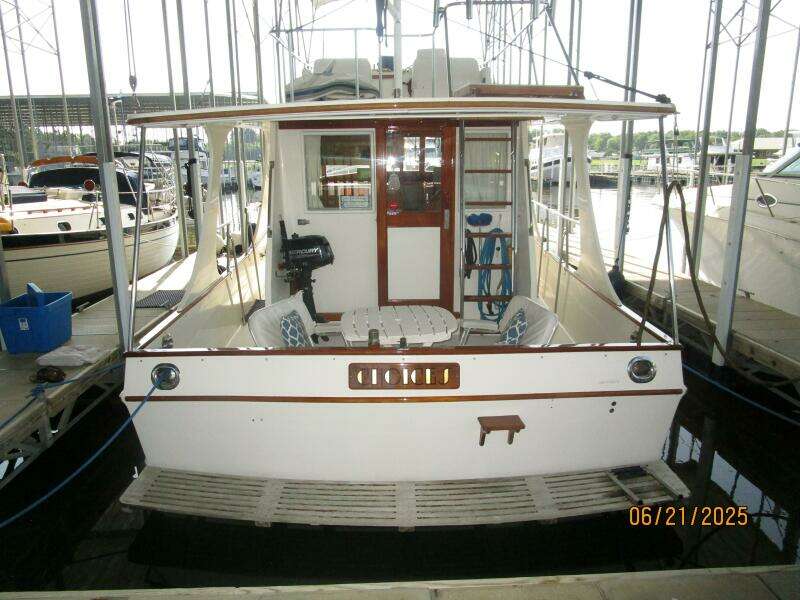 36' Grand Banks aft profile