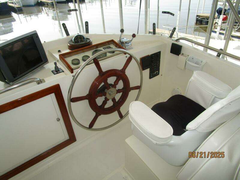 36' Grand Banks flybridge helm1