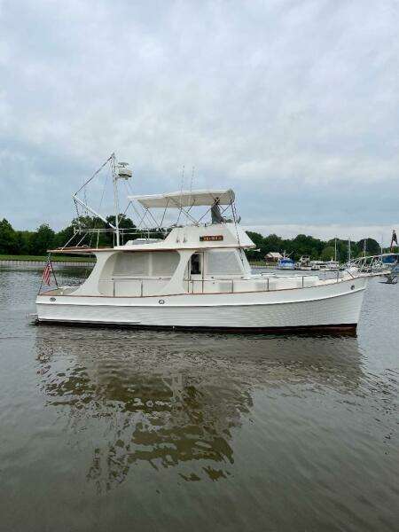 36' Grand Banks starboard profile 