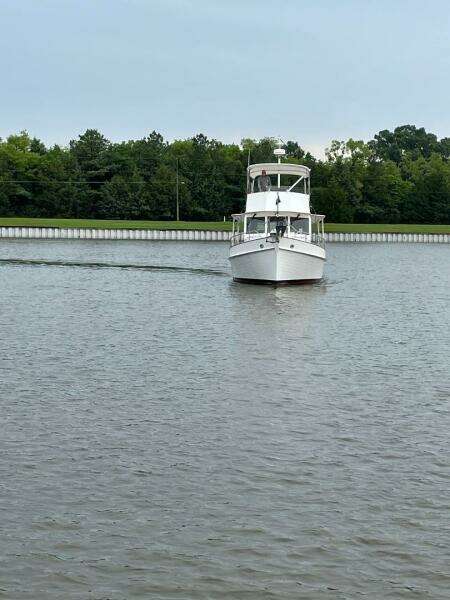 36' Grand Banks forward profile
