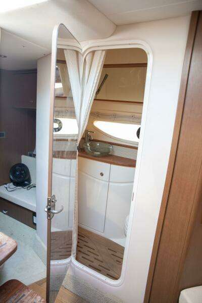 2016 Sea Ray 350 Sundancer