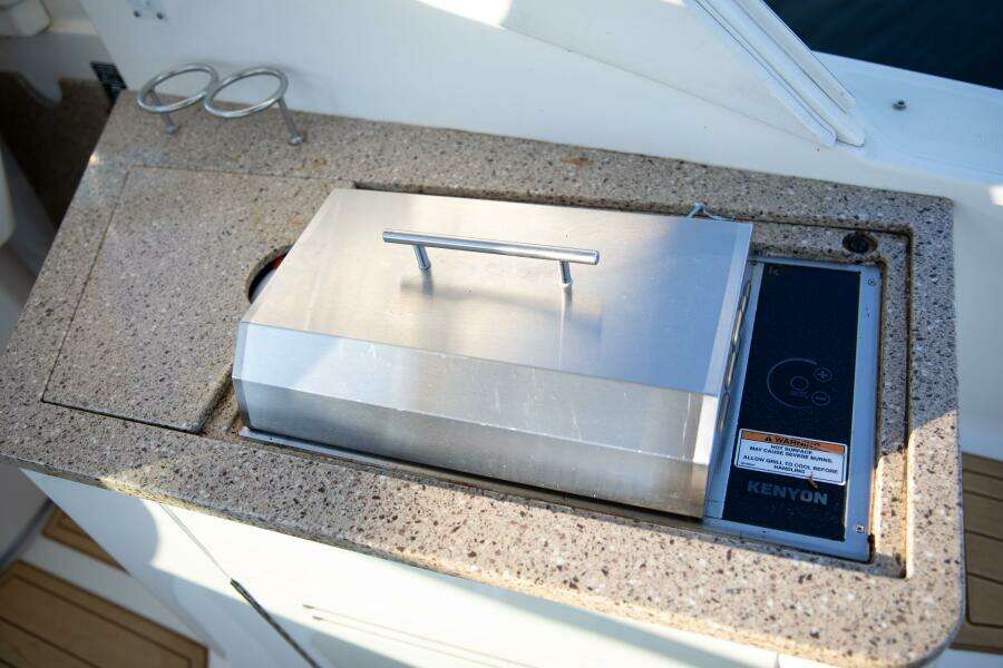 2016 Sea Ray 350 Sundancer