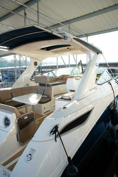 2016 Sea Ray 350 Sundancer