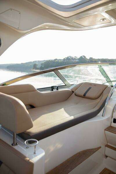 2016 Sea Ray 350 Sundancer