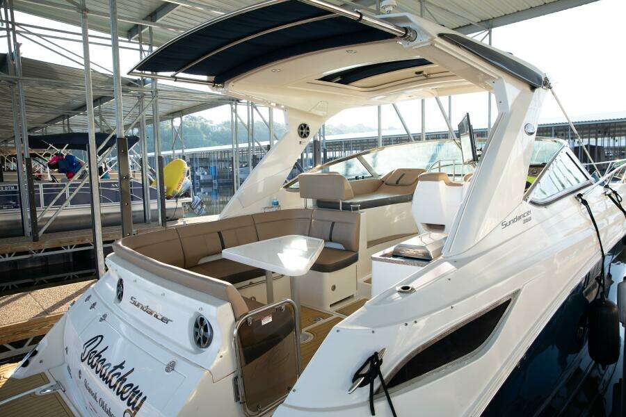 2016 Sea Ray 350 Sundancer
