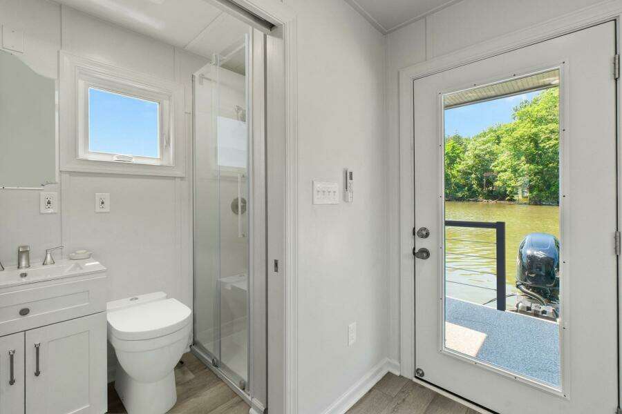 2025 Custom Hank's 40 Houseboat