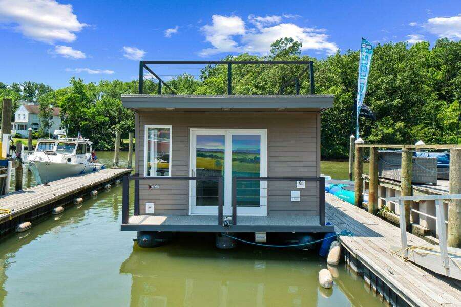 2025 Custom Hank's 40 Houseboat